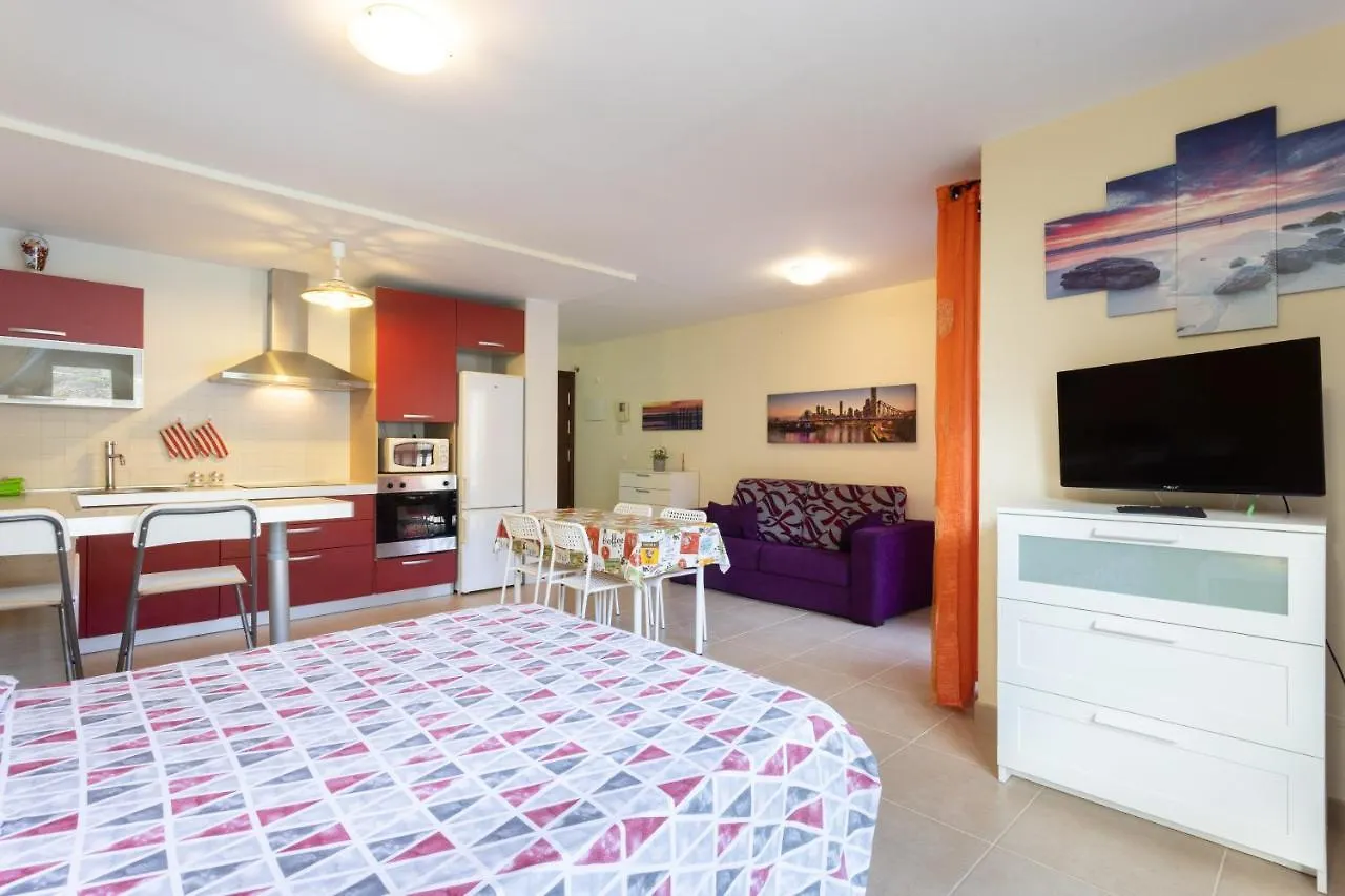 Palm Mar Pool View Apartment פאלם-מאר